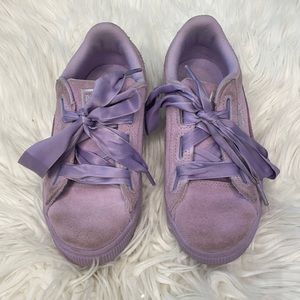 Girls suede pumas